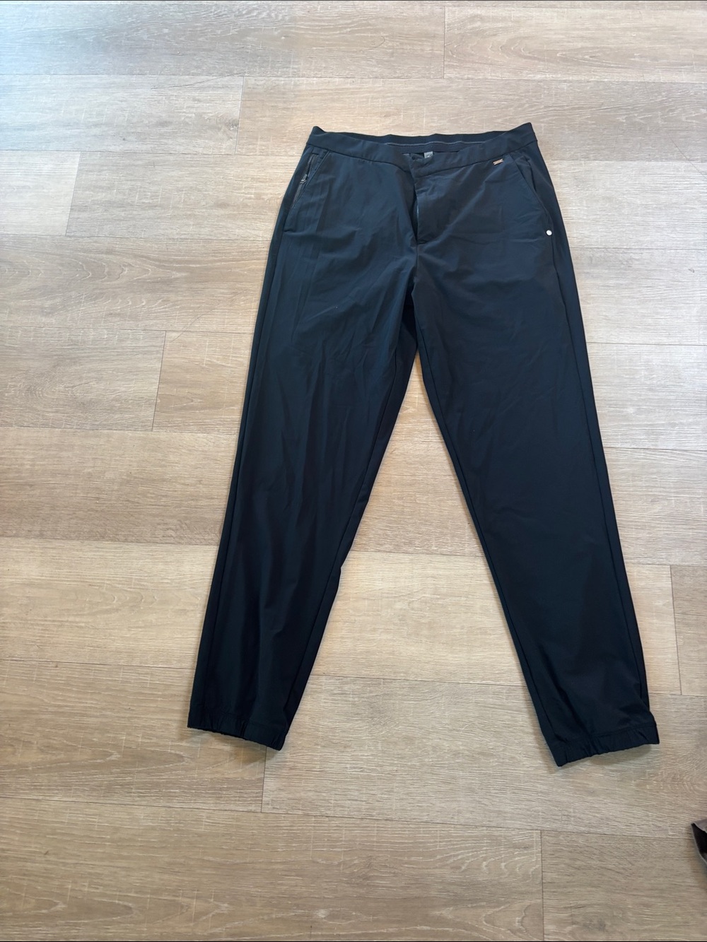 Vuori Black Men's Jogger Pants with Elastic Cuffs
